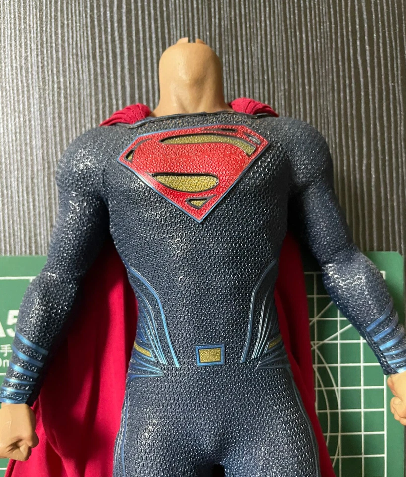 Figura de acción Hot Toys HT MMS343 1/6 SUPERMAN 2.0 trajes corporales 12 pulgadas Coleccionable Foto 2 de 3