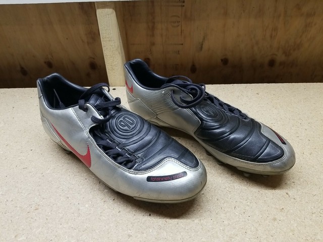 total 90 silver and red