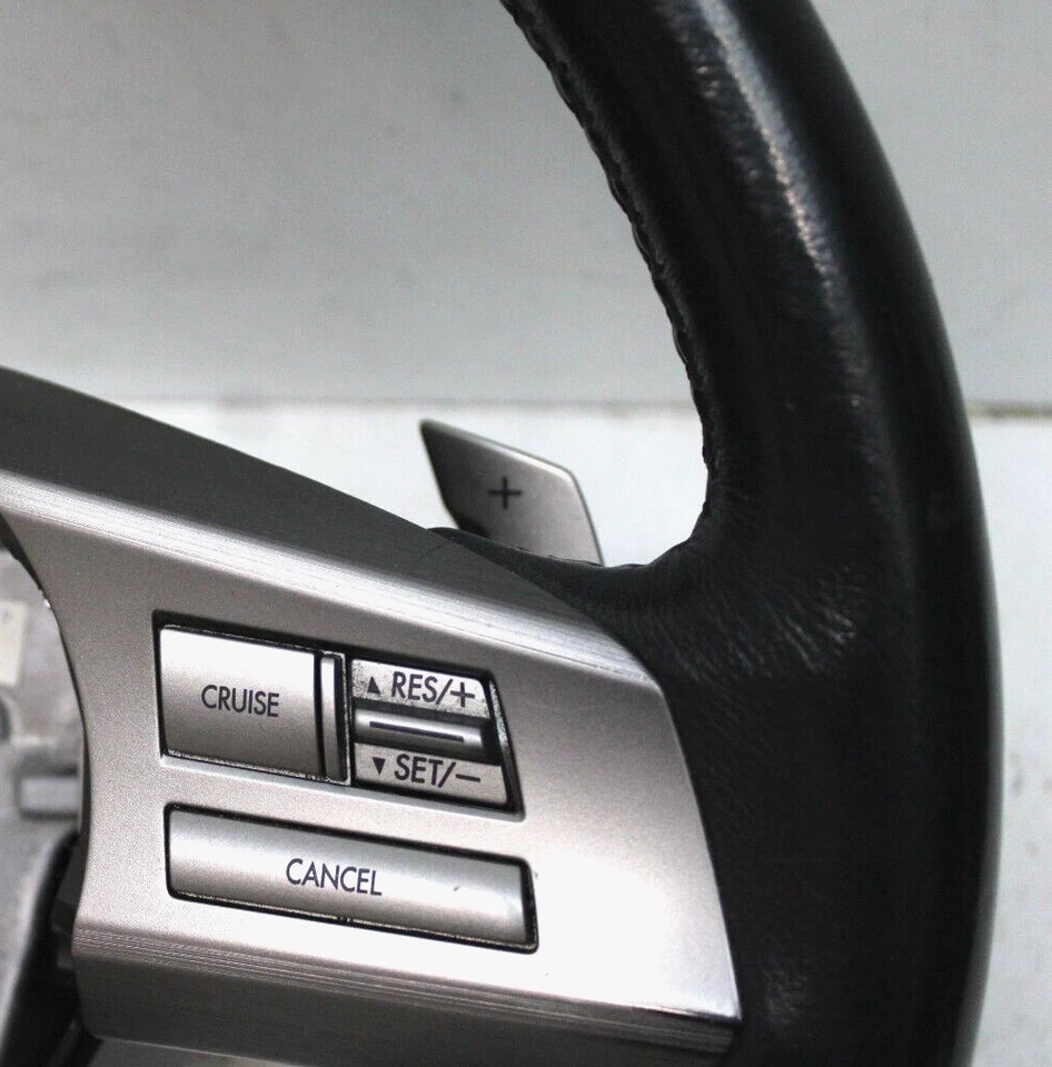 Volante de cuero Subaru Legacy Outback 2010-11 CVT OEM P/N 34312AJ01AVH Foto 4 de 4