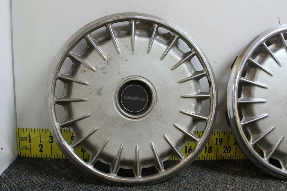 Juego de 4 tapacubos de rueda de 14" OEM 14035323 1982-85 Chevrolet Camaro (2076) Foto 2 de 4