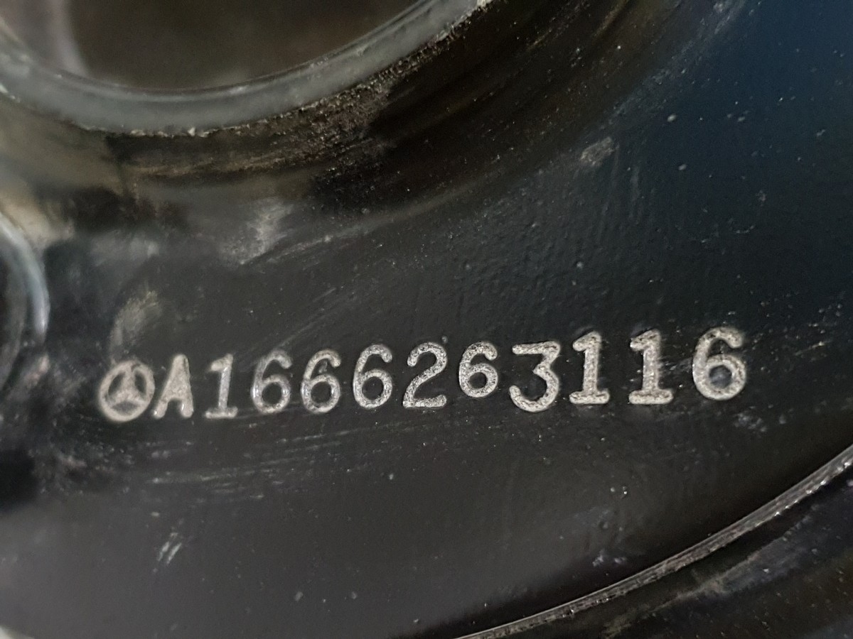 Mercedes-Benz GL 450 4MATIC X166 2013 Vorne Recht Stoßdämpfer  