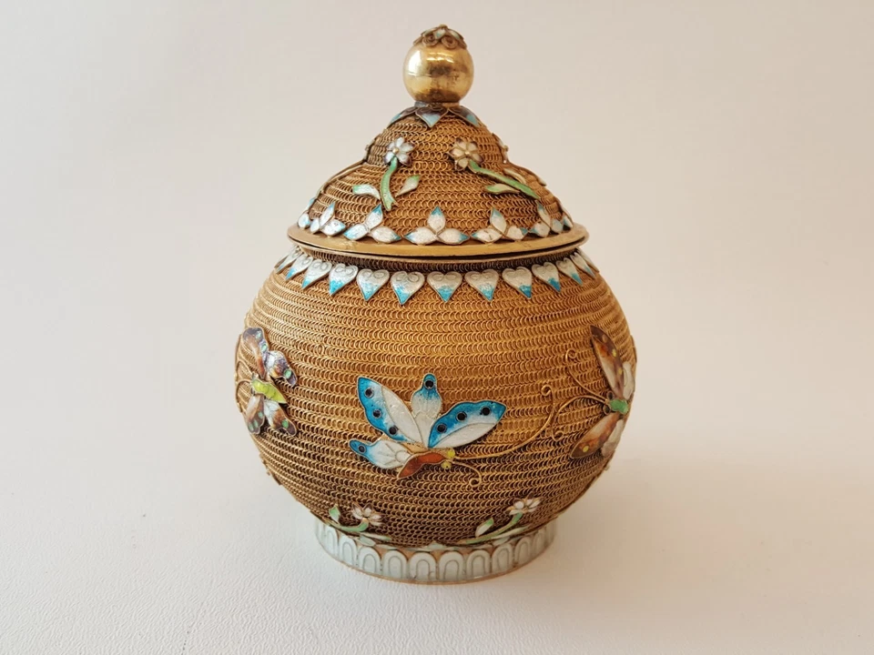 Antiguo tarro chino de plata esterlina esmalte dorado cloisonne tapa mariposa RARO Foto 3 de 4