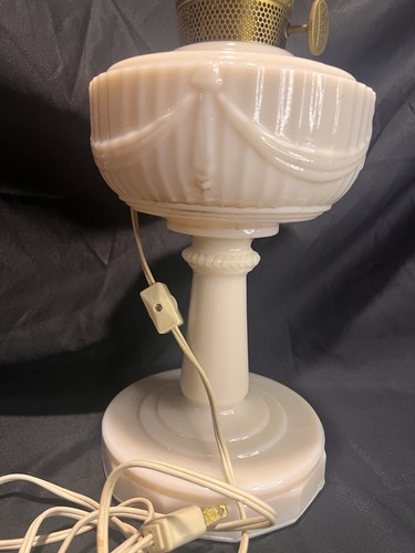 Vintage Pink Lincoln Drape Alacite Aladdin B Oil Lamp Electrified No Shade - Picture 14 of 14