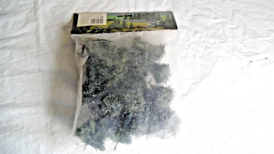 Juego de pino flocado Busch # 9740 20 piezas variedad de tamaños nuevo en caja Foto 3 de 3