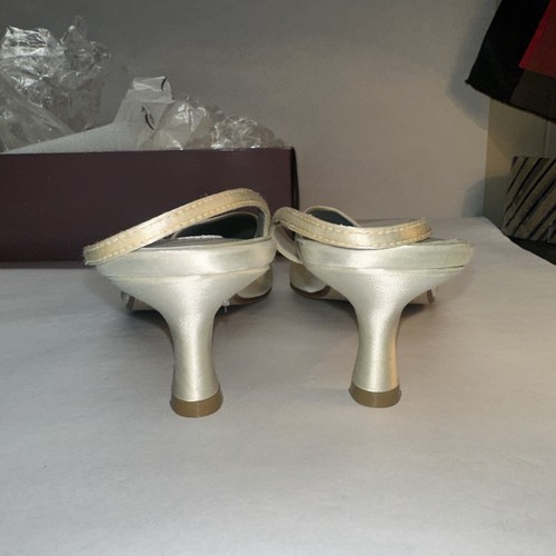 Dyeables Womens Shoes Fiesta Silver Satin heels size 10B Rhinestone no box - Picture 10 of 11