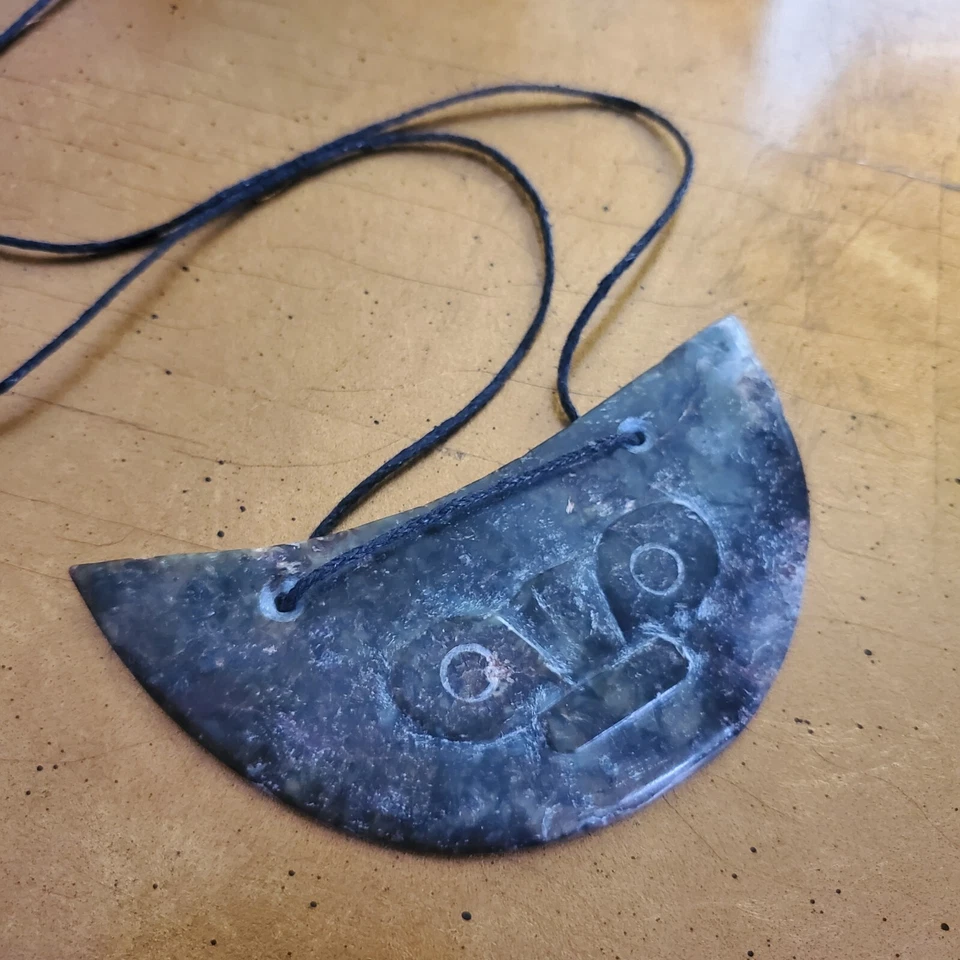 Colgante Liangzhu Cultura Yuhuang Jade Antiguo Período Cultura Neolítica  Foto 3 de 4