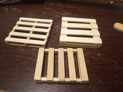 LOT # 13 WOOD PALLETS SET HAND MADE