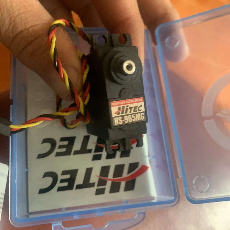 Excellent Hitec HS-865MG coreless ultra speed Servo - Image 2 of 3