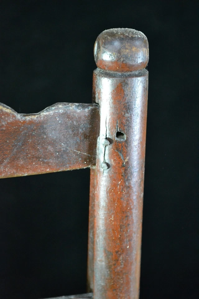 Silla para ir al baño con respaldo de listones para niños del siglo XVIII, superficie antigua, respaldo de escalera Foto 4 de 4