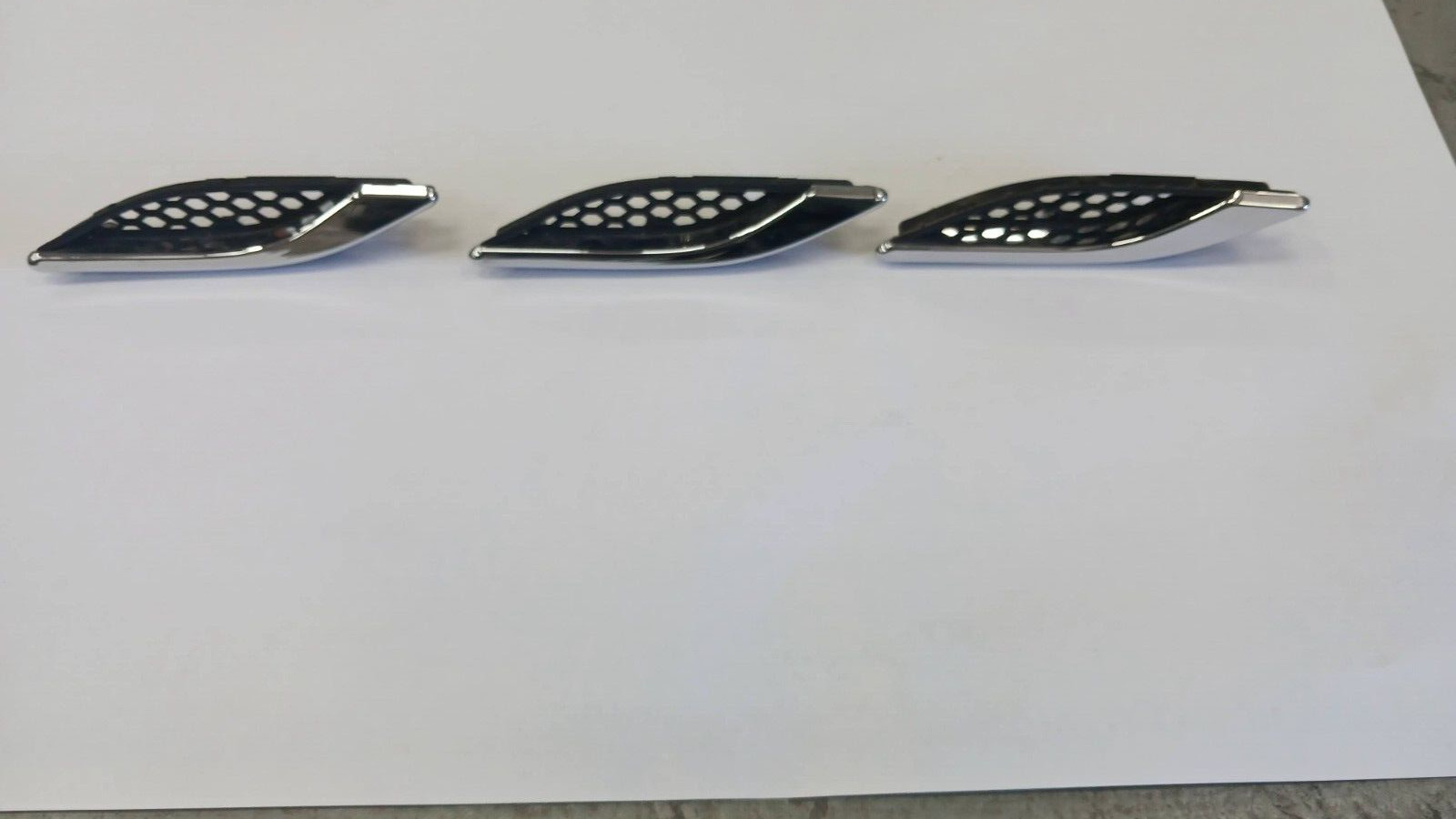 Set of 3 2014-2017 Maserati Ghibli OEM RH Fender Air Vent Trim # 670028905