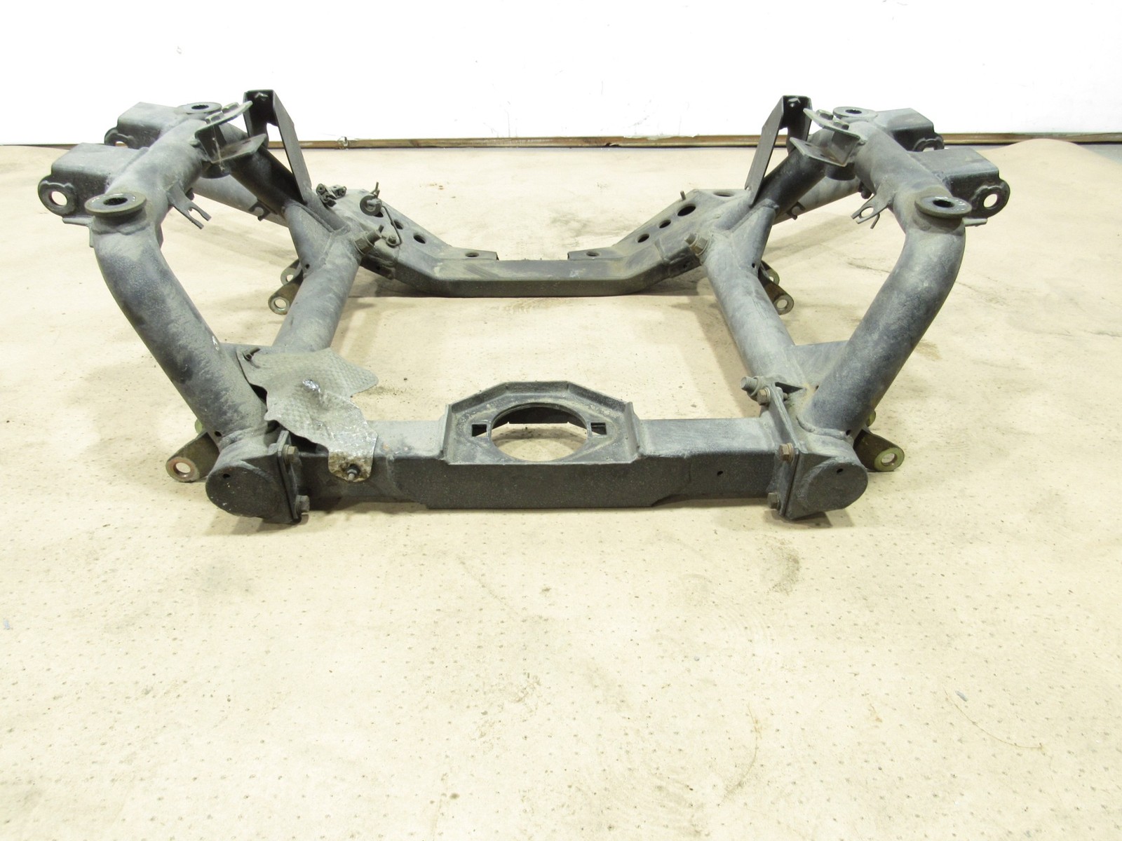 02-06 Maserati Coupe GT 2004 4.2L RWD Rear Suspension Crossmember Subframe ;