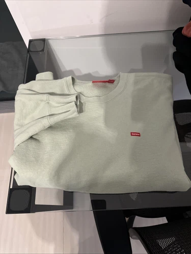 Logo petite boîte suprême comme neuf taille L