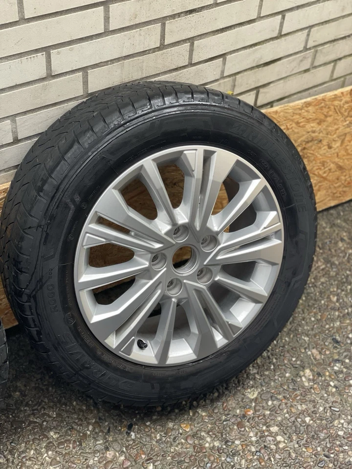 Sommerräder VW T6 Multivan 215/60R17C Bridgestone DOT 2022 ca. 5,5 mm Alufelgen - Bild 3 von 4