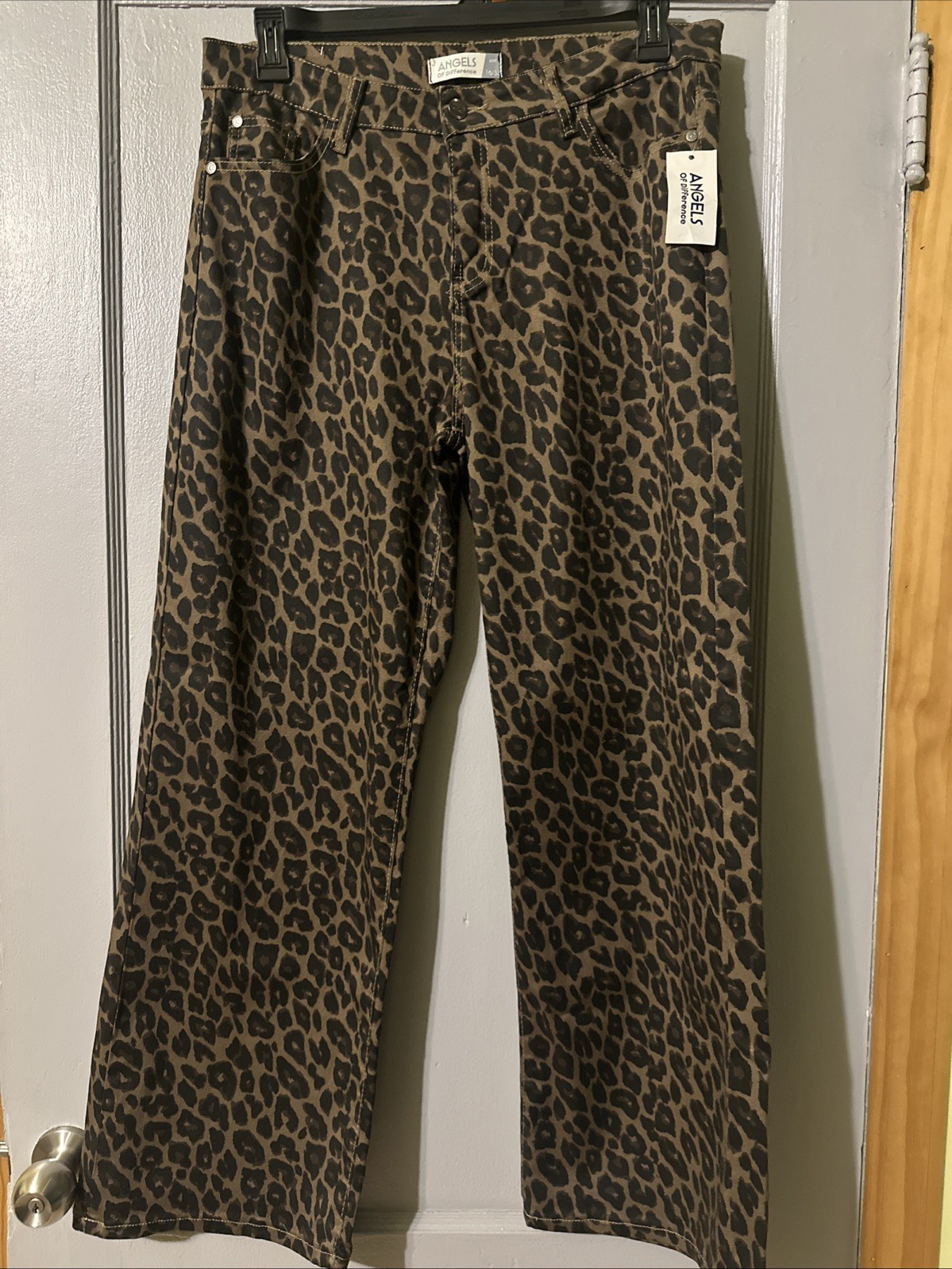 Picture 1 of 19