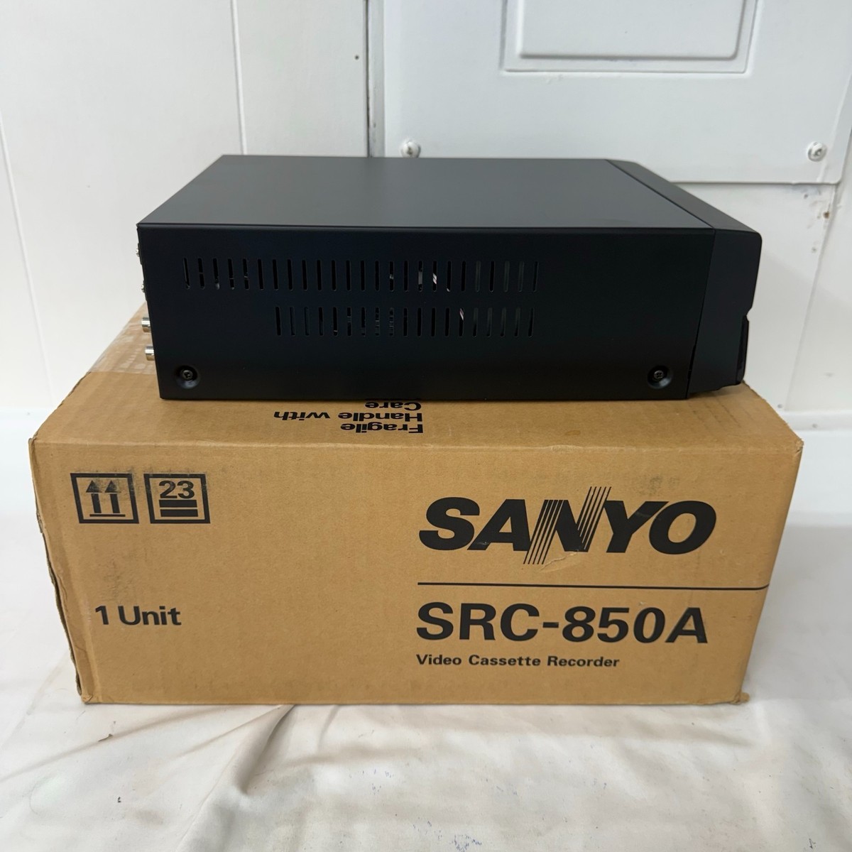 Sanyo SRC-850A VCR New Old Stock Time Lapse Security VCR - READ