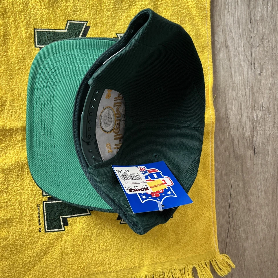 Lote de campeones del Super Bowl XXXI 1996 de Green Bay Packers (sombrero y toalla de título) Foto 3 de 4