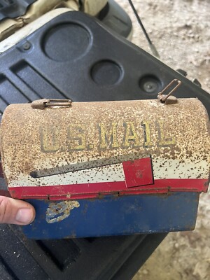 VINTAGE  ''MR ZIP US MAIL'' METAL DOME LUNCH BOX / NO THERMOS Poor Condition