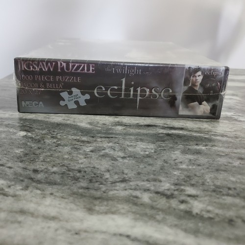 Twilight Eclipse Jigsaw Puzzle Jacob and Bella 1000 Pcs 20 x 27 - NIB - Picture 4 of 4