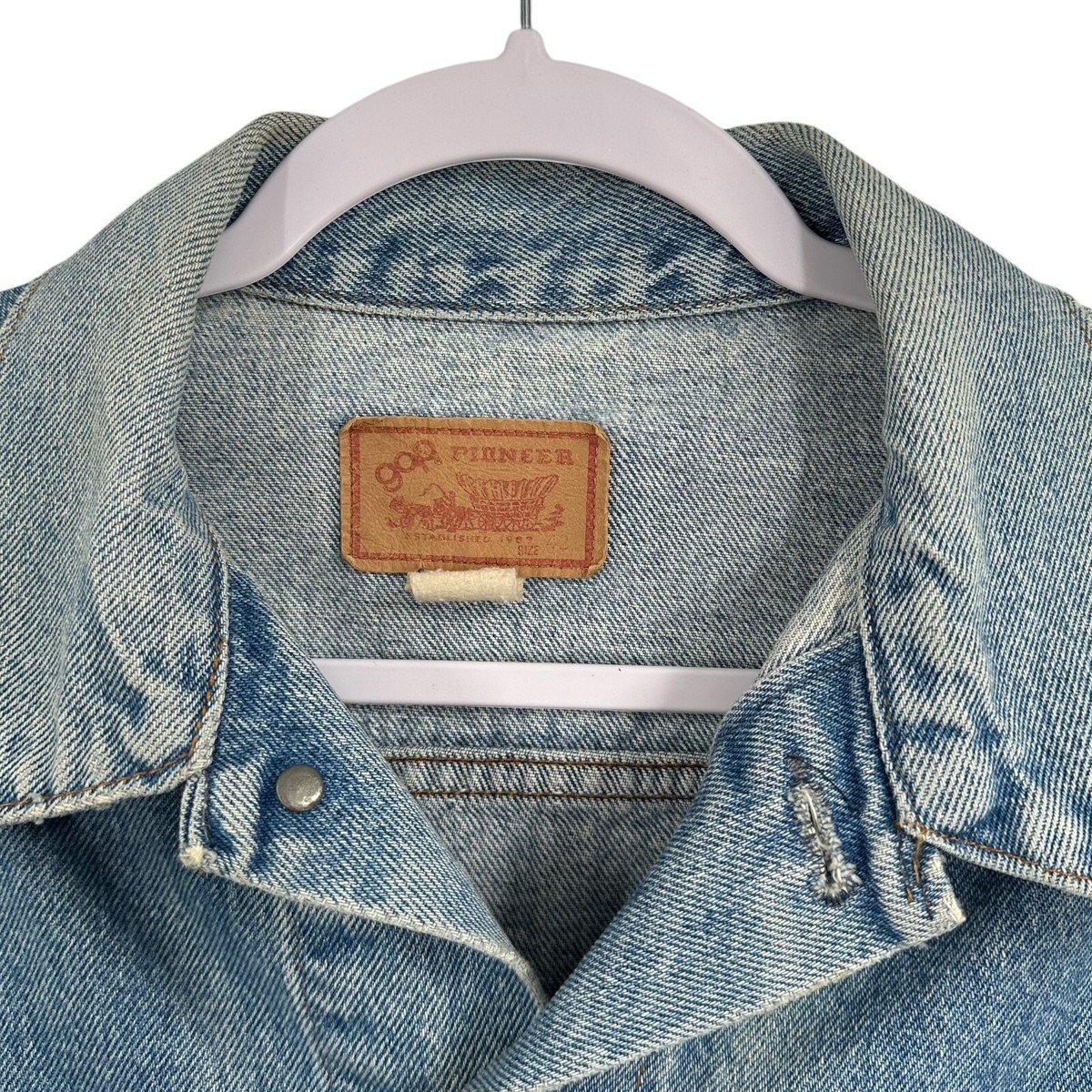 Vintage 90s GAP Pioneer Denim Jean Trucker Jacket Medium Wash USA 