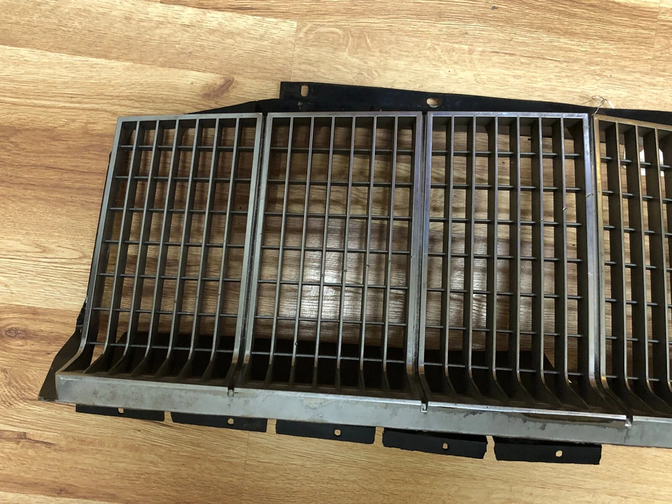 Buick Electra, Park Avenue, LeSabre: 1980, 1981, 1982 - 1990, Grille Assemby Foto 4 de 4