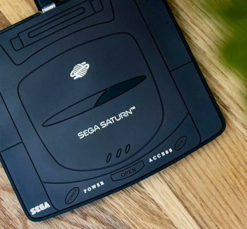 OFFICIAL SEGA SATURN WIRELESS CHARGING MAT matz Samsung iPhone new sealed - Afbeelding 1 van 5
