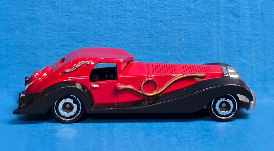 Coche Hot Wheels Disney Cruella de Vil FJW04 L48 2018 Mattel escala 1:64 diecast 02 Foto 2 de 4