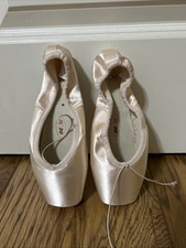 R-Class RC-30 Pointe shoes