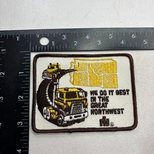 Vtg INTERNATIONAL HARVESTER TRUCK TRUCKING BEST IN NORTHWEST Trucker Patch 31XV