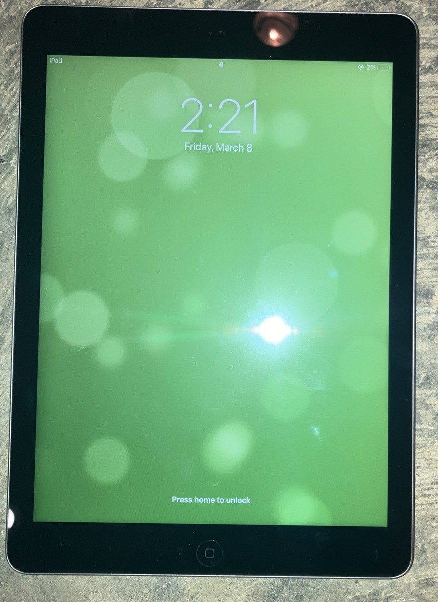 Apple iPad Air (1st Generation) A1474 16 GB, Wi-Fi, 9.7 in