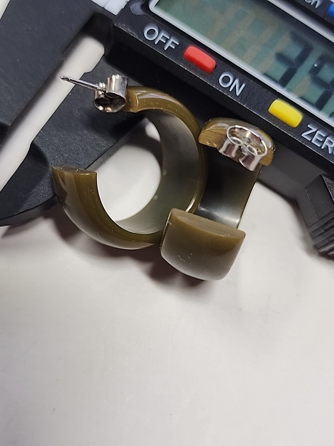 Spinach Solid Green Bakelite Round Half Hoop Pier… - image 11