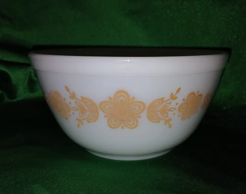 Vtg Pyrex Butterfly Gold 402 Nesting Mixing Bowl 1 1/2 qt White & Gold! Mint!