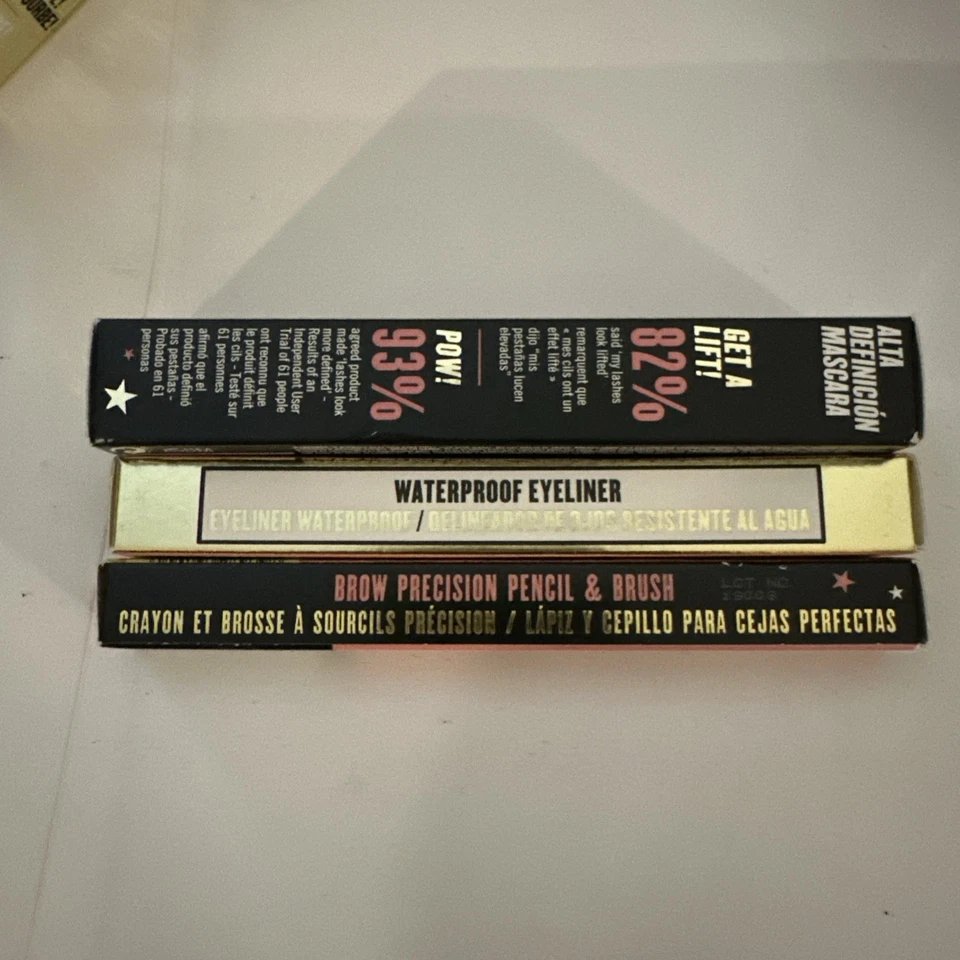 Delineador de ojos impermeable Soap & Glory Supercat JET BLACK, rímel HD, lápiz de tiro con arco Foto 2 de 4