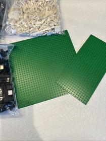 LEGO Creator Assembly Square 10255 Preowned 100% Complete Retired W/ Box Manual