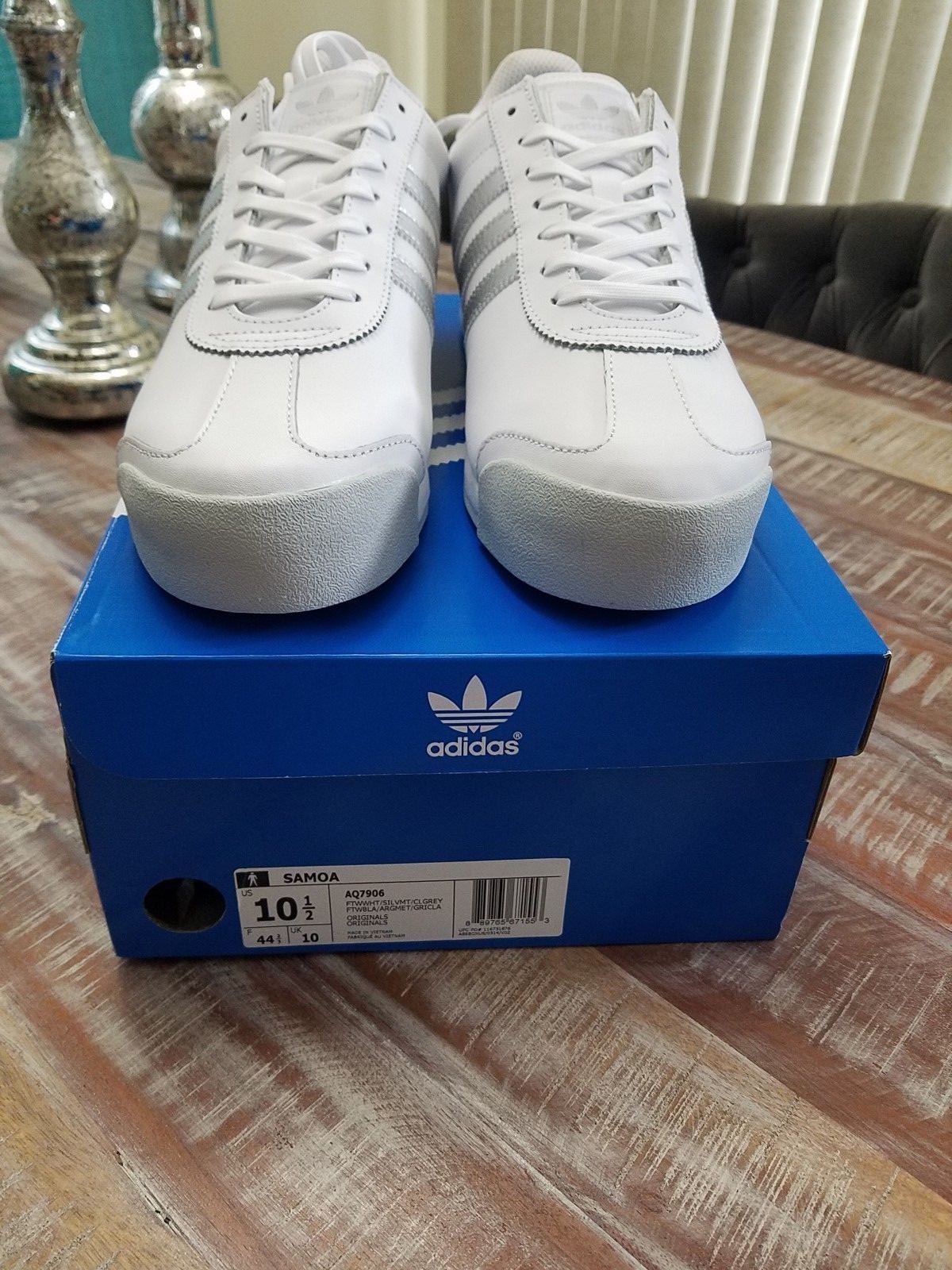 Adidas Samoa Men's Athletic shoes White Silver Grey Size 10.5 Adidas Samoa Men's Athletic shoes White Silver Grey Size 10.5