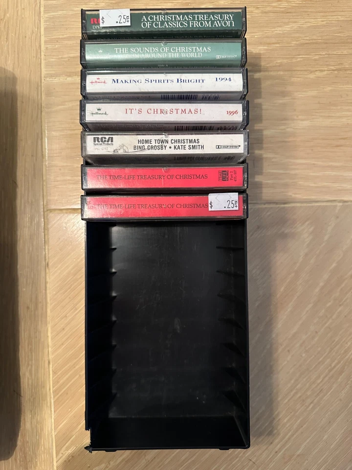 21 Christmas Cassette LOT - Nat King Cole - Bing Crosby - Burl Ives - Elvis — 第 4/4 张图片