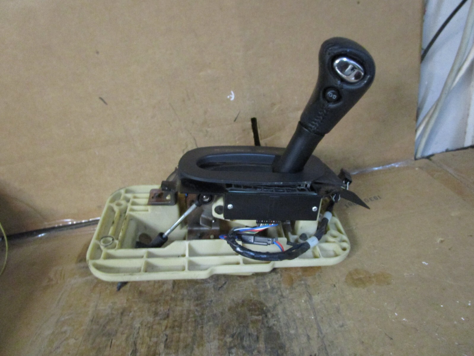 97 Lincoln Mark VIII Automatic Transmission Shift Gear Shifter Knob