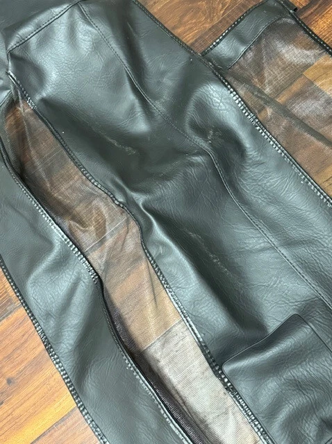 Capa dianteira LeBra usada para sutiã Mercury Montego 05-07 Covercraft 551019-01 U - Imagem 3 de 4