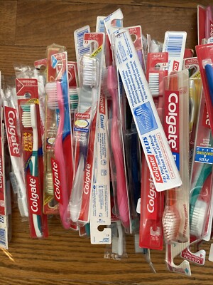 12 Pack Colgate Assorted Toothbrush s
