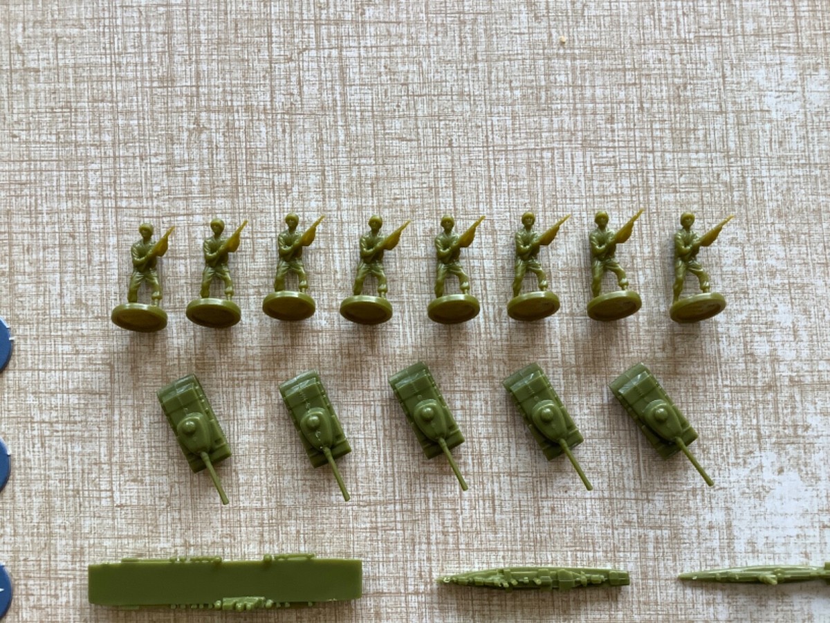 Axis & Allies 1941 - US ARMY & MARKERS Game Figures Pieces