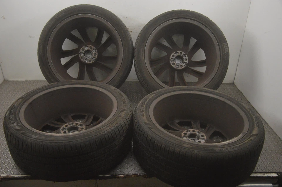 LR Discovery L462 Leichtmetallfelgen 9,5Jx22 ET45 HY3M1007CA 2017 22750000 - Bild 2 von 4