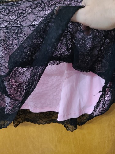Dolls Kill Sugar Thrillz Black Lace Pink Slip Skirt, Flower Bows, 1X, NEW - Picture 3 of 6