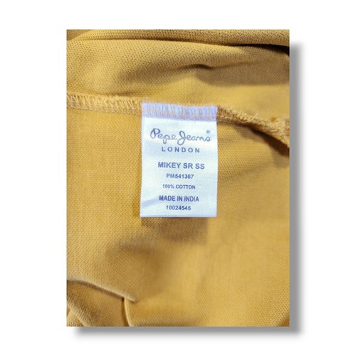 Polo vintage Pepe Jeans amarillo mostaza estampado "PEPE" para hombre talla pequeña - Imagen 9 de 10