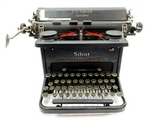 1940's LC SMITH SILENT 14 Super Speed Corona Typewriter in Working Order thumbnail