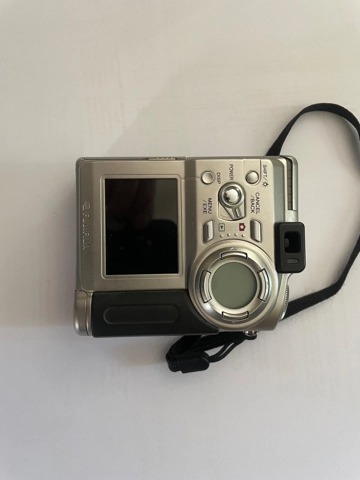 Fujifilm FinePix 4700 Zoom, photo 4 of 5