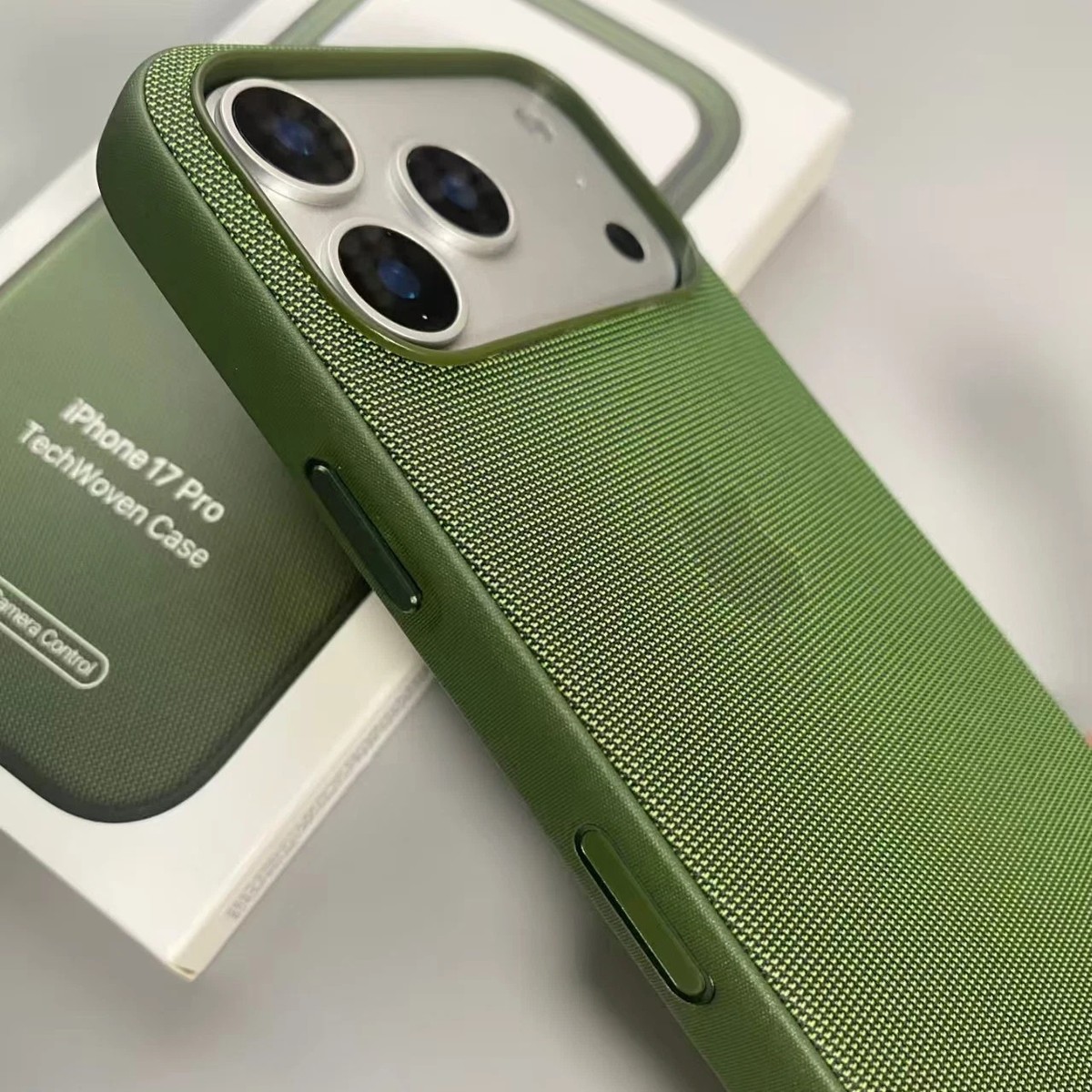 Official iPhone TechWoven Case MagSafe for iPhone 17 Pro / Pro Max