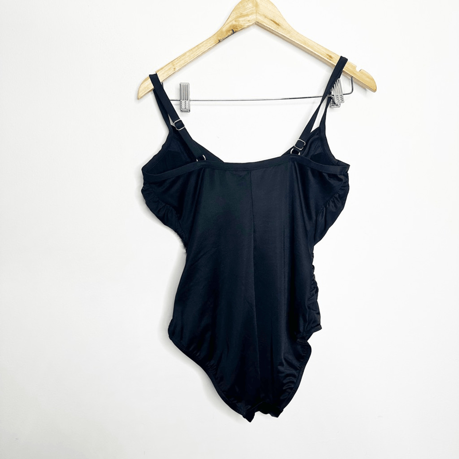 MIRACLESUIT Solid Harper Underwire One Piece Swim… - image 4