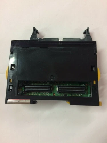 1PCS OMRON CJ2M-MD211 PLC Module USED