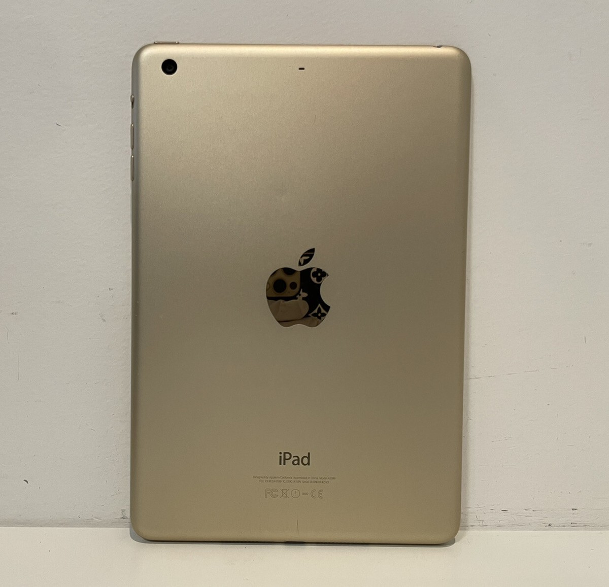 Apple iPad mini 3 16GB, Wi-Fi, 7.9in - Gold - See Pictures Apple iPad mini 3 16GB, Wi-Fi, 7.9in - Gold - See Pictures