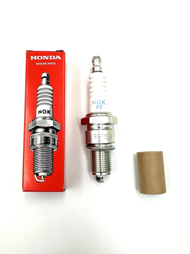 Genuine OEM Honda Engine Maintenance Kit GX160 GX200 Air Filter Spark Plug Oil - Image 2 of 4