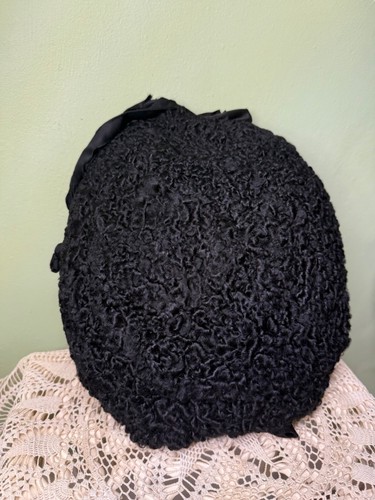 Antique 1920's Curly black lambs wool hand Muff Warmer - Picture 13 of 14